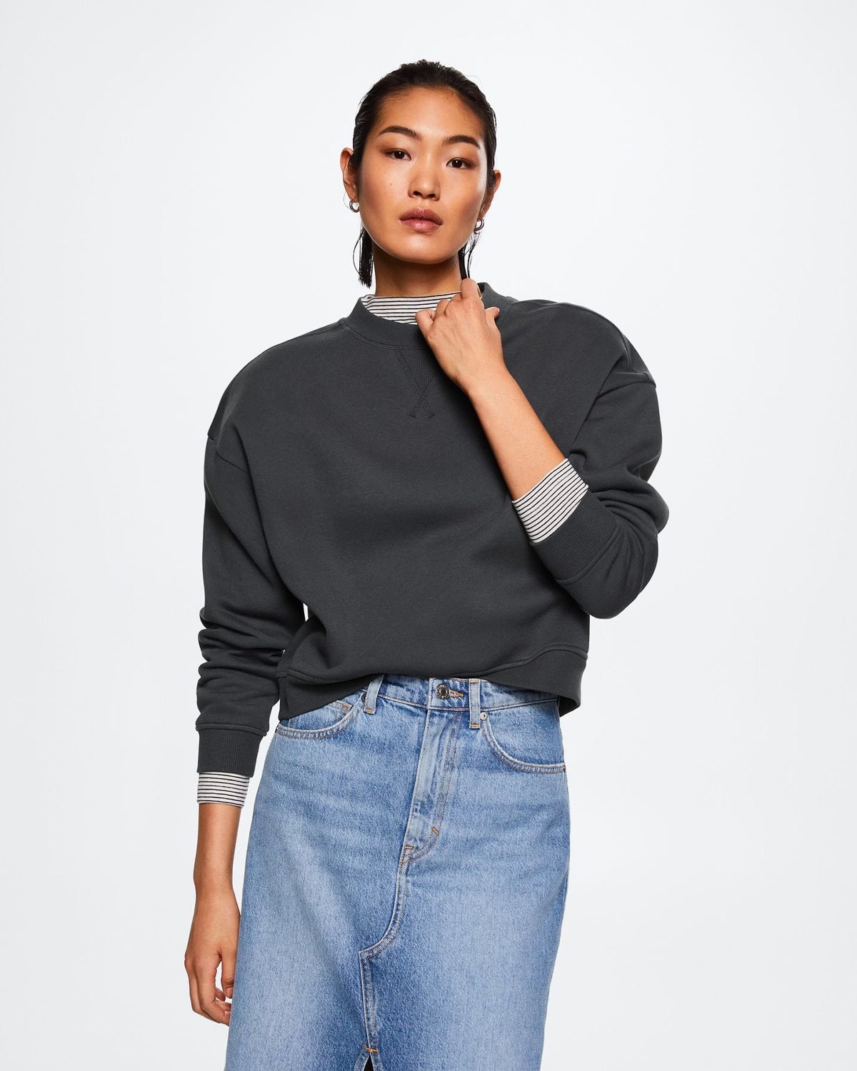 Ribbed-endings-sweatshirt1.jpg